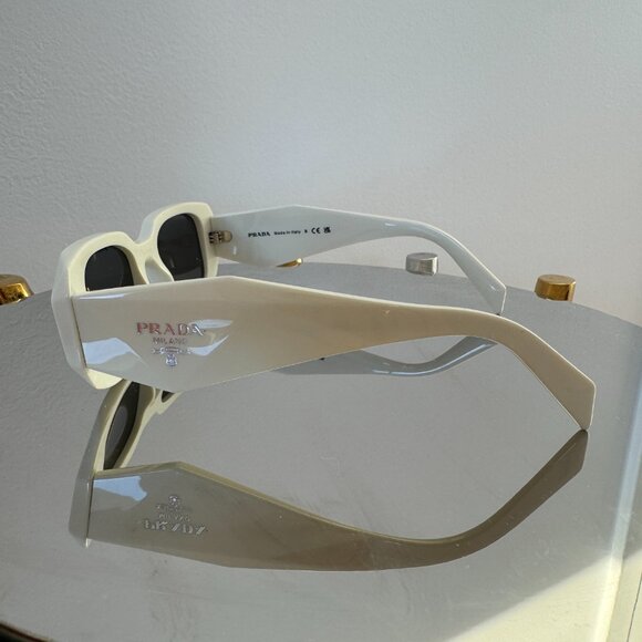 Prada white sunglasses - small, new without tags - Picture 3 of 9